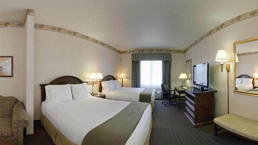 Holiday Inn Express Hotel & Suites Eagle Pass By Ihg Экстерьер фото