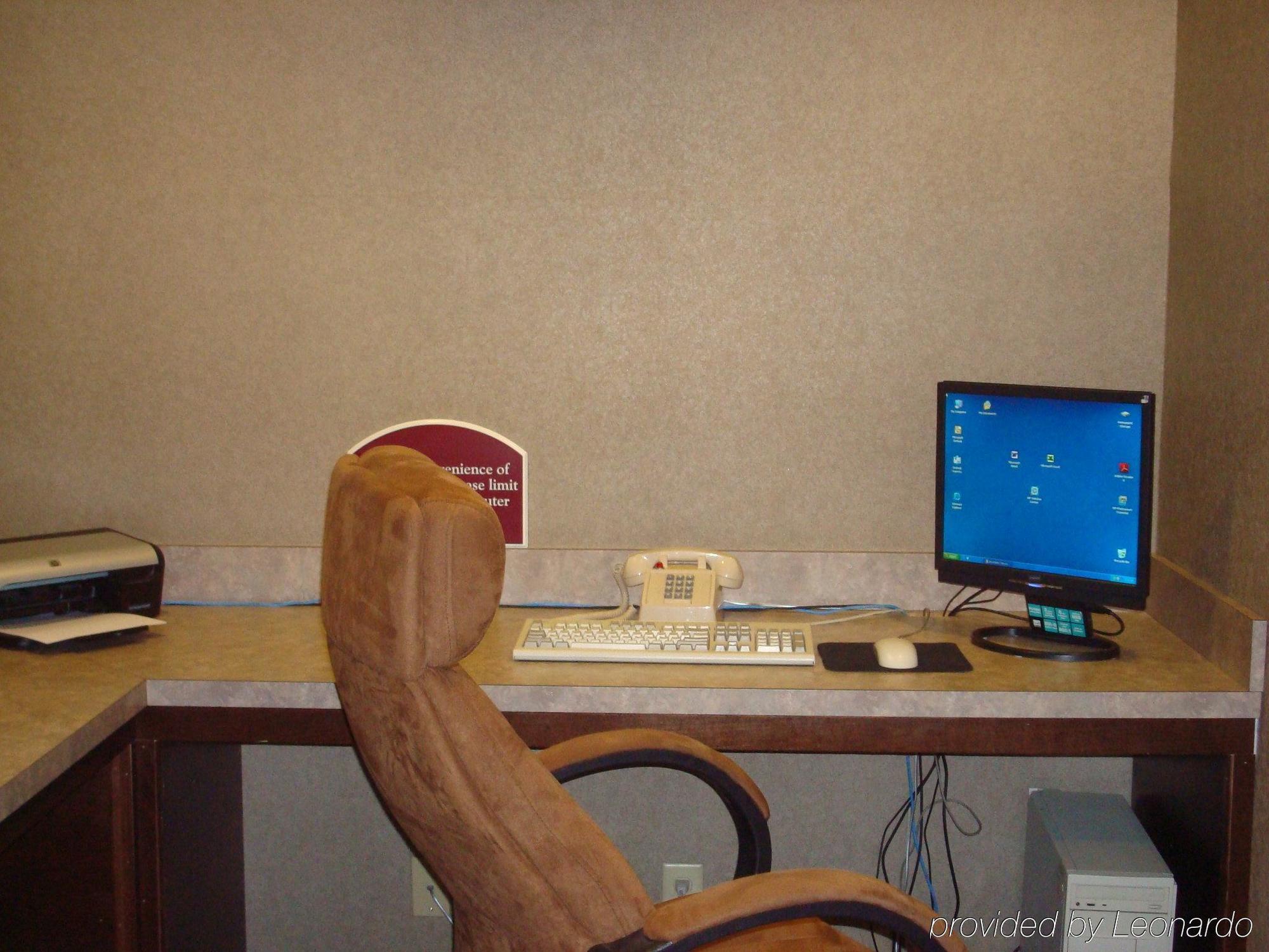 Holiday Inn Express Hotel & Suites Eagle Pass By Ihg Бизнес фото