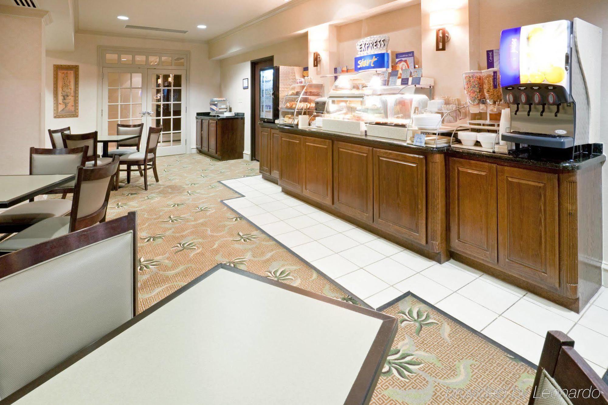 Holiday Inn Express Hotel & Suites Eagle Pass By Ihg Ресторан фото